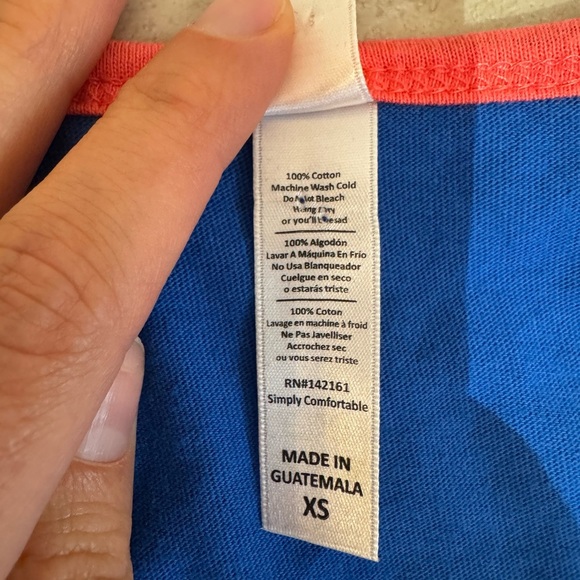 LuLaRoe Classic Tee Blue with Pink Trim – Size XS – NWT - Picture 7 of 7